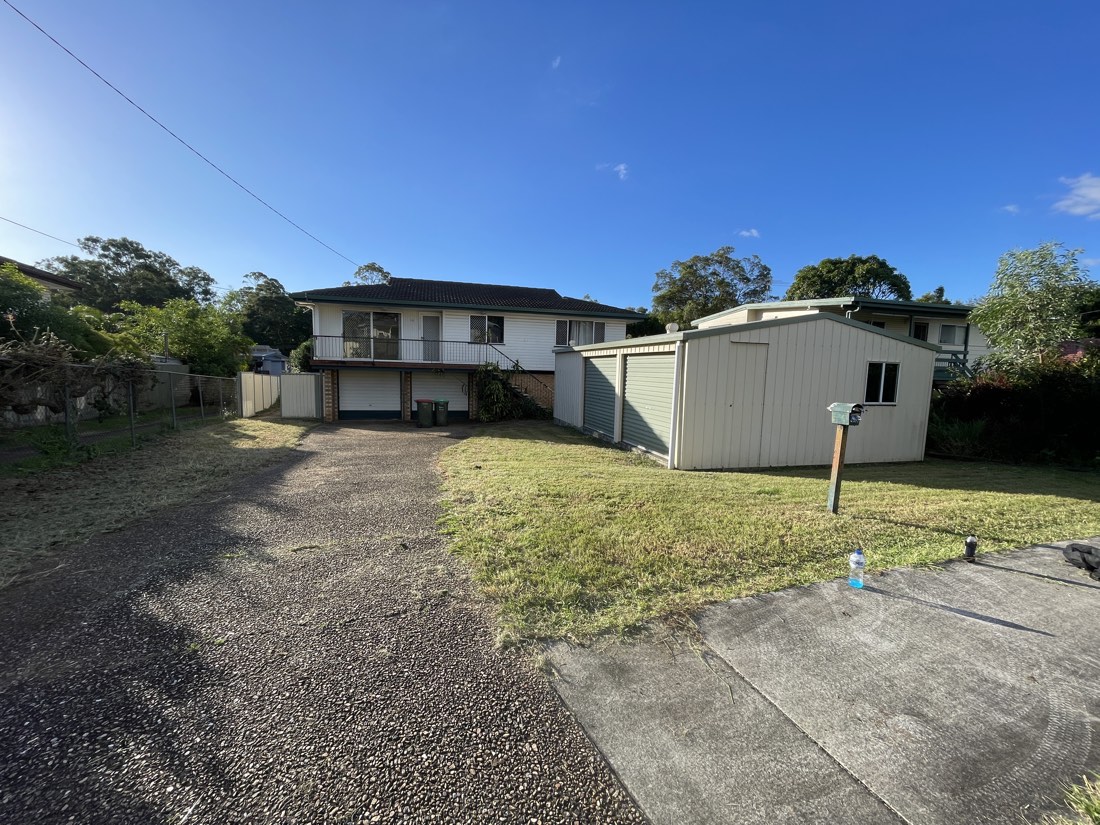 Freshly mowed and edged front lawn, Brisbane North